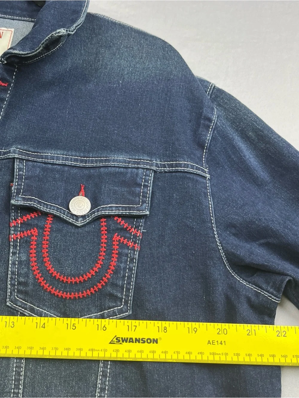 True Religion Denim Jacket Red Ladder Stitch Men’s Medium Dark Wash MSRP $184